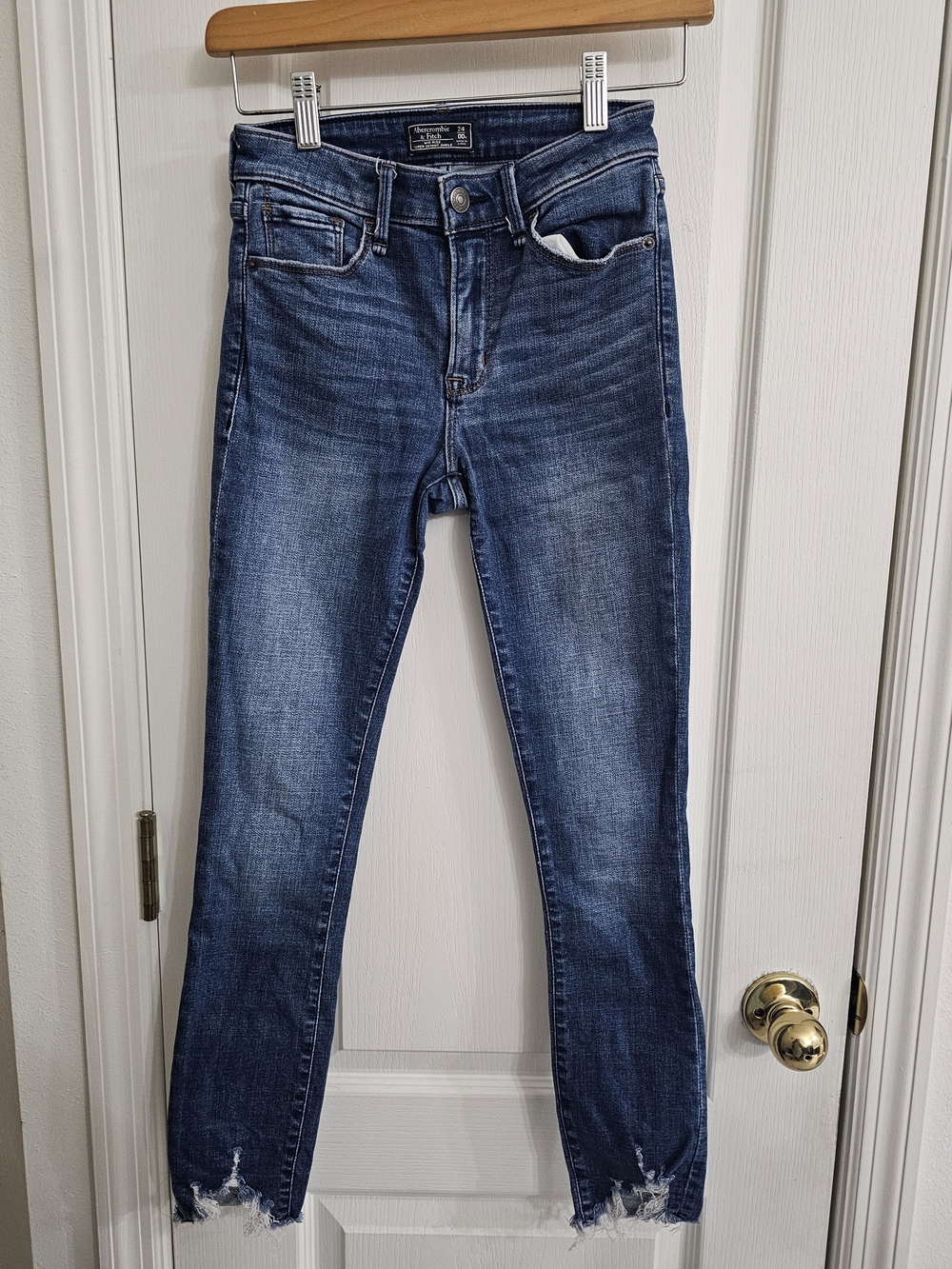 Abercrombie & Fitch Dark Blue Frayed Ankle Jeans